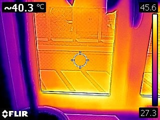 廊下側 2F未施工部分との同時刻の温度差 -6.4℃ 廊下側 2F未施工部分との同時刻の温度差 -6.4℃