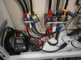 ヒートポンプの能力計測中(電気)